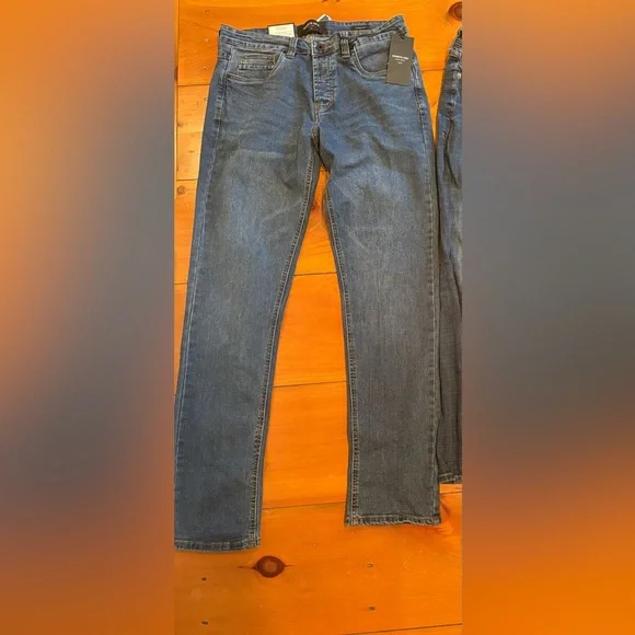 Kenneth Cole NWT Jeans - Picture 1 of 3